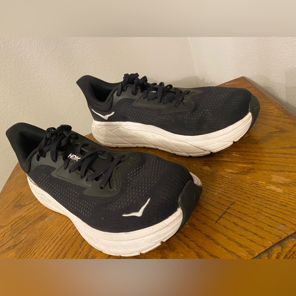 HOKA WOMEN'S HOKA ARAHI 7 RUNNING SHOES Size 10.5 Black - Picture 3 of 13